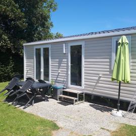 Mobilehome Super Mercure 2 Bedrooms Comfort Camping Scheldeoord, hotel di Baarland