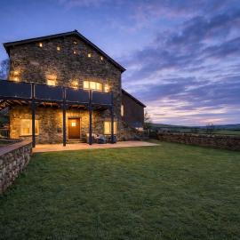 Honey Barn - Large barn in the countryside!