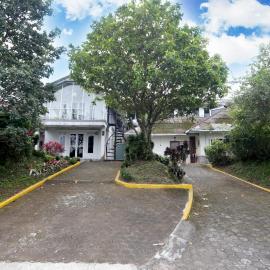 Villa Agape Near Puncak By ARBA, хотел в Pasakon 1