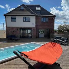 Hot tub - Bbq - Garden - Parking - Sleeps 8, hotel a Worcester