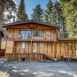 Retreat with Private Hot Tub steps North Lake Tahoe, Hotel in Carnelian Bay