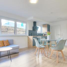 Modernes Wohlfühl-Apartment mit Glasfaser-WLAN, Parkplatz in der Nähe & Küche in Bad Wimpfen