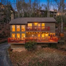 ONE Beary Good View 3BR-2BA in Gatlinburg Sleeps 9