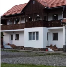 Enikő vendegház – hotel w mieście Praid