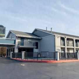 Economy Suites Fairgrounds, hotel v mestu Tulsa