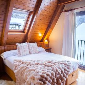 Baqueira-Casa 3 habitaciones - ideal familias/ Ski、Unhaのホテル