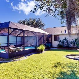 Coastal home near beach with private outdoor pool, washer/dryer, AC, & WiFi