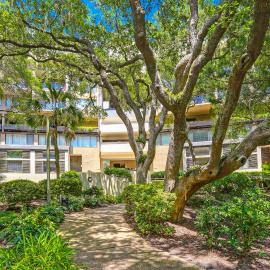Renovated, dog-friendly condo near beach with balcony, pool & tennis
