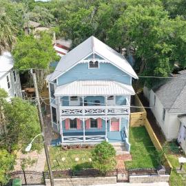 Classic Victorian home near downtown with a private pool, WiFi, & washer/dryer