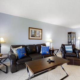 Fabulous oceanfront find in Flagler Beach w/shared pool, WiFi, central AC, W/D, hotell sihtkohas Flagler Beach