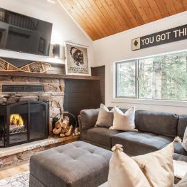 2 Bdrm w/Loft Walk to Ski Run Hot Tub Fireplace: Sundance şehrinde bir otel