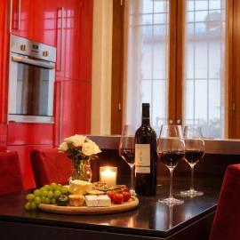 Modern Milan Apartment with Jacuzzi, Terrace and Private Garage, hotel em Milão