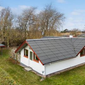 3 Bedroom Lovely Home In Brenderup Fyn, Hotel in Vedelshave