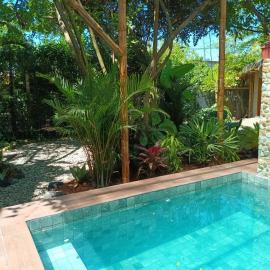 Casa Flora Ayampe، فندق في أيامبي