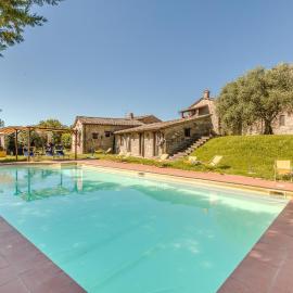 Gorgeous Apartment In Frazione Canonica,Todi โรงแรมในCanonica