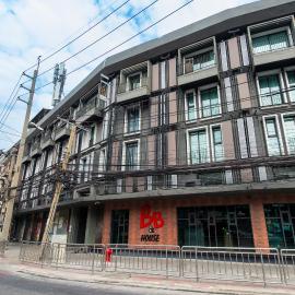 BB House Khlong Tan บีบีเฮ้าส์ คลองตัน, hotel in Bangkok