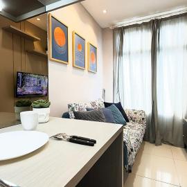 Apt 2BR Chadstone Exclusive,cozy,pool,wifi and Gym by LS, hotel in Kedungg