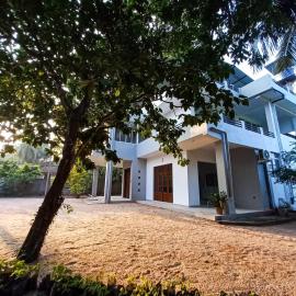 Breeze Airport Transit Villa