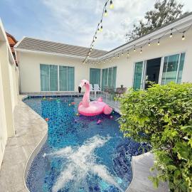 Buddy pool villa, hotel in Nong Prue