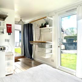 Cosy Studio with a field view