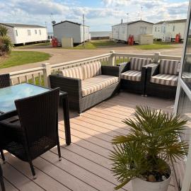 Stylish Inviting 2 Bedroom Caravan with Sea View, hotel in East Mersea