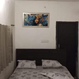 RR Home Stay, hotel a Rewāri