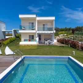 Sani Beverly Hills Luxury Villas، فندق في ساني بيتش