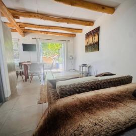 Intimate Studio for Two at Hebron Estate, hotel en Piketberg