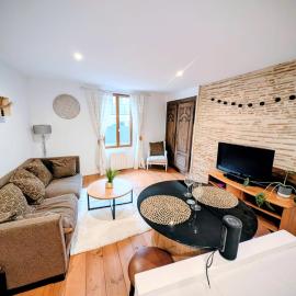 Superbe Appartement T2 typique dans le cœur historique de Bergerac, מלון בברז‘ראק