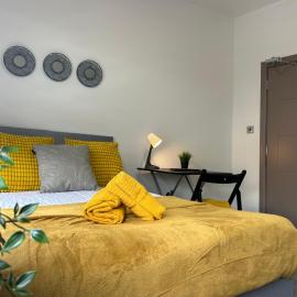 S5 Private Ensuite Room for Professionals AND contractors LNG Grain digs