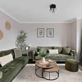 5 Bed Home that sleeps 11 and has free parking