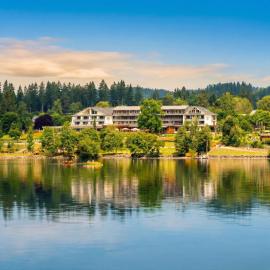 BRUGGER'S Hotelpark am See, hotel u gradu Titize-Nojštat