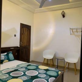 Porto-Novo में, होटल Hôtel Okpèyèmi