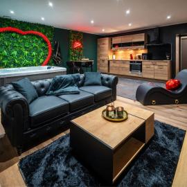 Escapade amoureuse, Love Room avec jacuzzi privé, hotell i Nozeroy