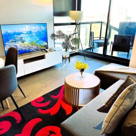 ADEK Apartment North Melb-Stylish 2BR Apartment with Pool, Gym & Parking