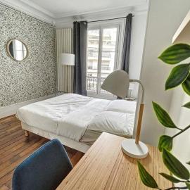 Room in elegant and charming 3-bedroom apartment near Bois de Vincennes