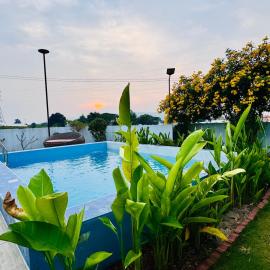 Miss & Moon Poolvilla Bang Saray, khách sạn ở Sattahip