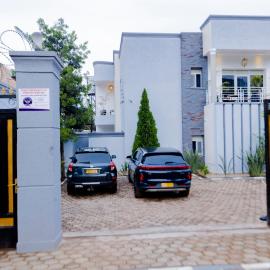 One Click Cozy Suites