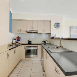 Boyne island beach house, מלון בBoyne Island