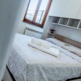 Kibilu - Tabor Garden Retreat Jacuzzi Esterna vicino al Lago Maggiore, hotel a Golasecca