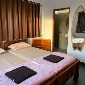 Murthy Surf School, hotel a Covelong