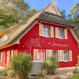 Ferienhaus 4 Jahreszeiten Insel Rügen ab 4 Personen – hotel w mieście Glowe