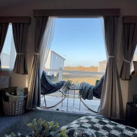 Luxury Caravan, On the beach, hotel a Redcar