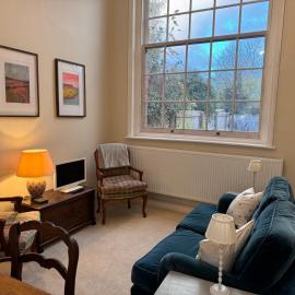 Unique garden flat in converted chapel - Hungerford, מלון בהנגרפורד