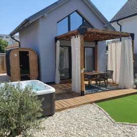 Tiny Loft Šamorín - s privátnym wellness, saunou a vírivkou, hotel i Šamorín
