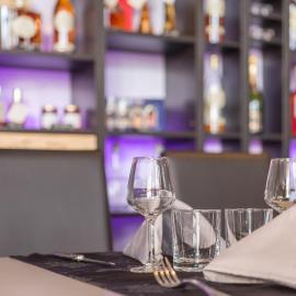 Hôtel Restaurant de l'Ecu, hotel Jonzacban