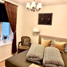2 bedroom apartment historical downtown by the sea