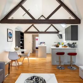 Guest Favourite Apartment in Central Newbury by Superhost