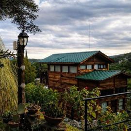 Cabaña La Triada Pileta Privada Grupo Cabaña La Triada, hotel in Río Ceballos