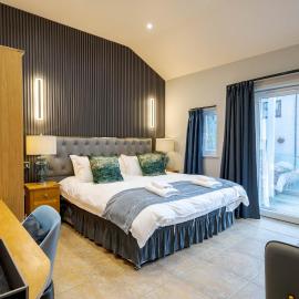 Waterhead Retreat - Ground Floor, Private Entrance, Parking and Light Breakfast